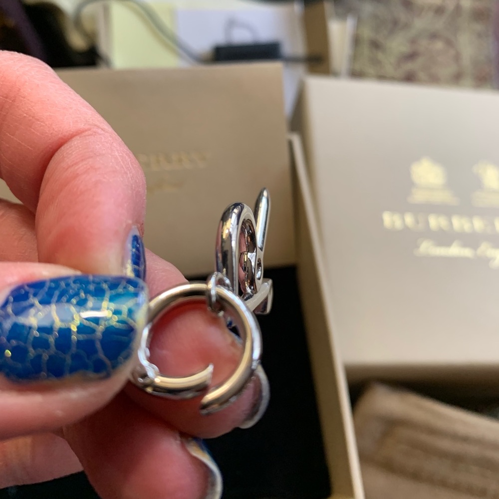 Authentic BURBERRY Silver "R" Key/Charm/pendant in box - Picture 6 of 9